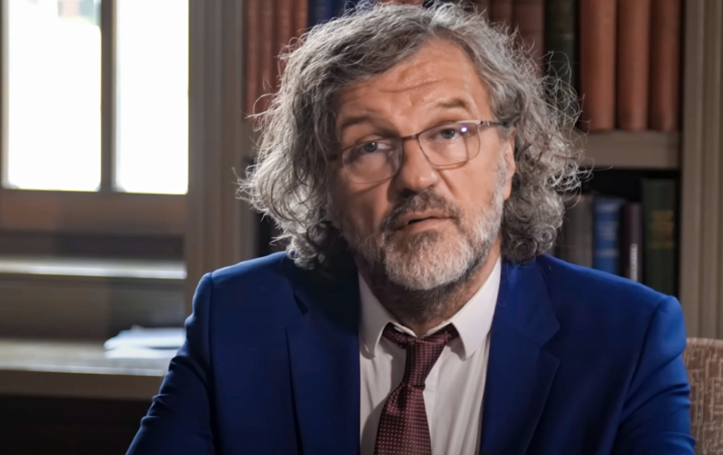 Емир Кустурица: Како да научимо да је Јелена Карлеуша важнија од Дејана Бодироге?